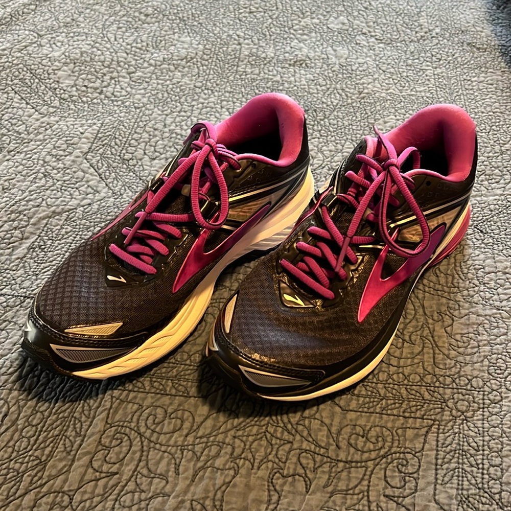 Brooks Running Ravenna 8 sneakers size 8